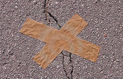 Asphalt Pavement Crack Prevention and Treatment